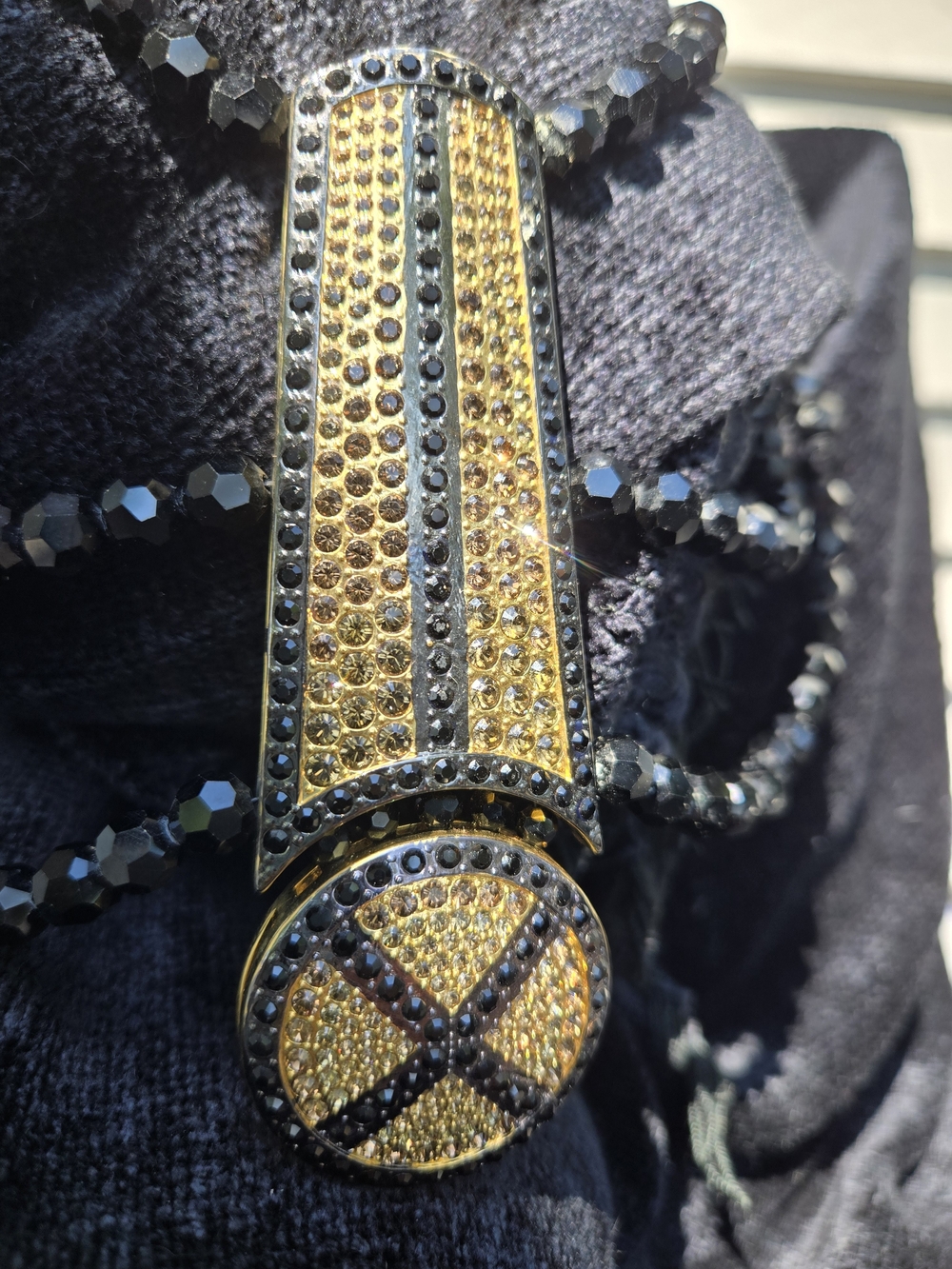 Sparkling Akkad Gold and Black Crystal Pendant Necklace - Women Jewelry